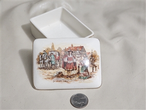 Lancaster and Sandland lidded storage box trinket, candy box, vanity box made in England