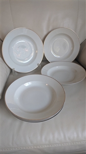Johann Seltmann Bavaria Vohenstraub Cream Porcelain Soup Plates with Gold Rim Set of Four
