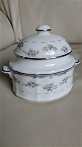 Noritake Traviata porcelain lidded sugar bowl elegant design table serving accessories and gifts