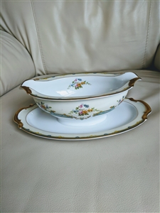Japanese NORITAKE Lamara gravy boat with underplate collectible dinnerware serving accessory