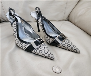 GUESS LOGO kitten heel pointy toe shoes sz 7.5 elegant women shoes