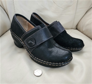 Elegant SOFTSPOT shimmering black clogs sz 11 M casual work wear shoes