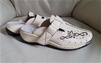 Comfortable Clog style women shoes slip on elegant old stock new shoes for any occasion EU