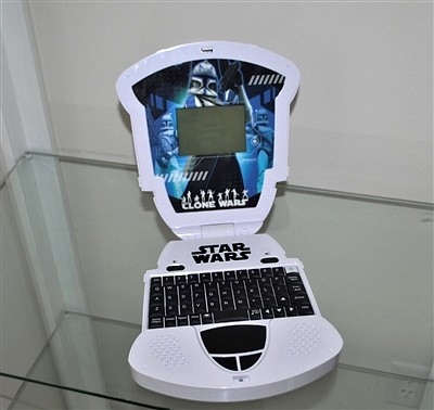 Star Wars Clone Trooper helmet shaped learning laptop by Oregon Scientific